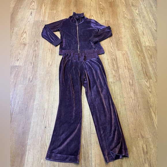 Escada Sport Velvet Sweatsuit jacket and pant- Medium PTP 20inch - Picture 1 of 16